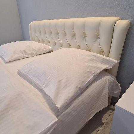 Apartaments On Vulytsia Heroiv Ato 32 Kryvyj Rih Esterno foto