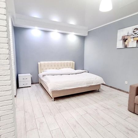 Apartaments On Vulytsia Heroiv Ato 32 Kryvyj Rih Esterno foto