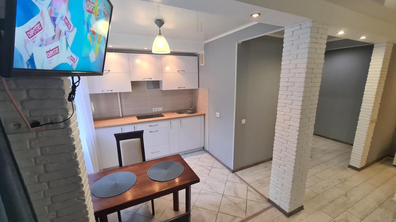 Apartaments On Vulytsia Heroiv Ato 32 Kryvyj Rih Esterno foto